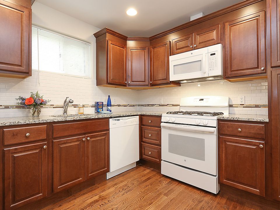 1st image of 39 Fieldstone Dr APT D