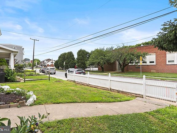 5th image of 1053 E King St