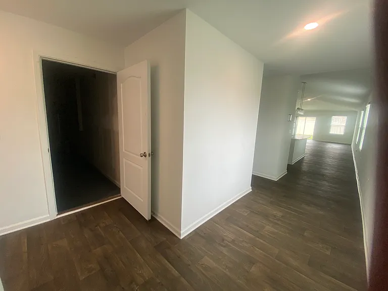 4270 Quaking St — Photo 7