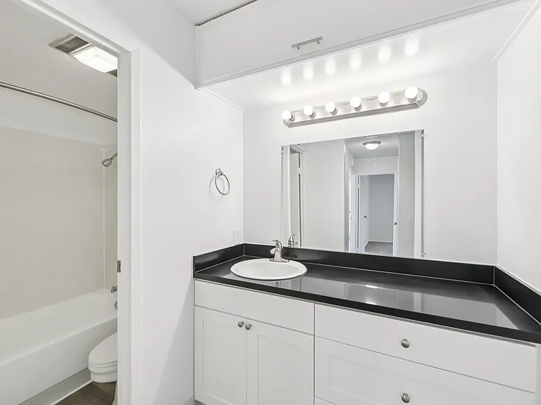 Lakewood Apartments At Lake Merced — Photo 25