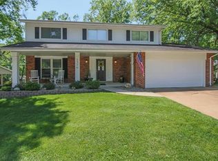 1376 Green Elm Dr, Fenton, MO