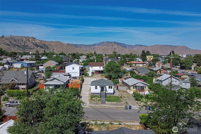 3rd image of 918 Cashmere Street