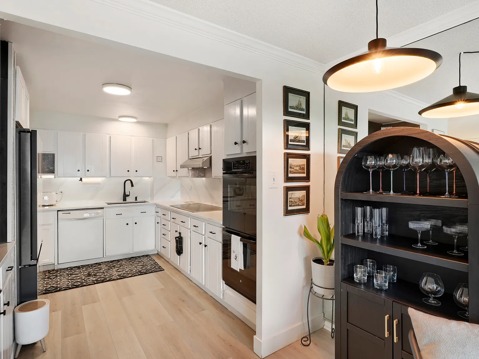 2 bed, 1392 sqft, $3,700 — Photo 4