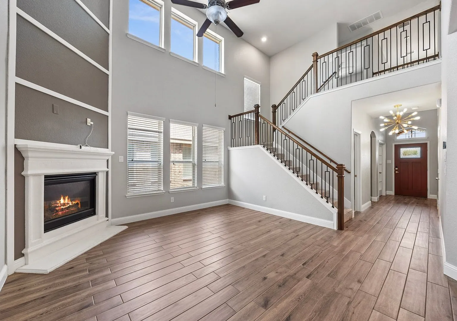 Upgraded 3BR 2BA w/Loft & Office — Photo 1