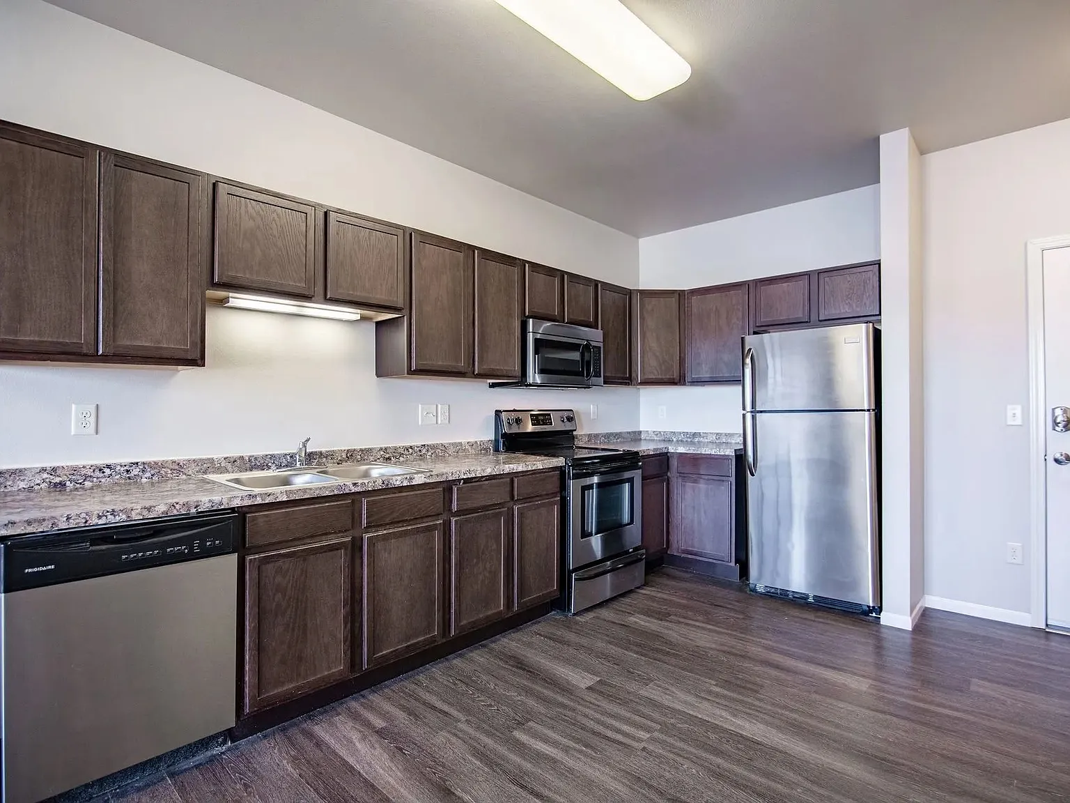 West Creek Crossing Apartments — Photo 4