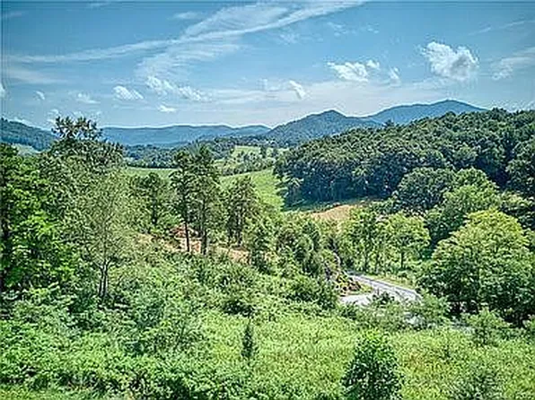 75 Tumbleweed Trl, Waynesville, NC 28785