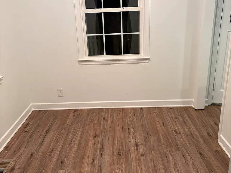 1027 Brown St — Photo 11