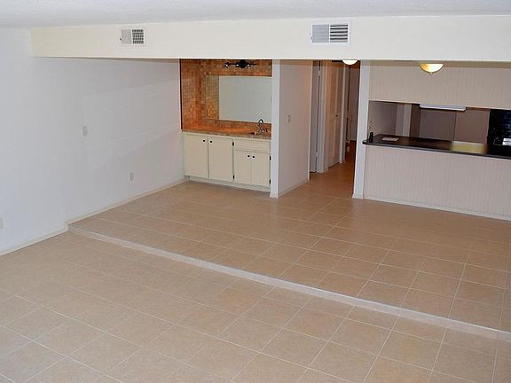 4th image of 7422 Orange Ave