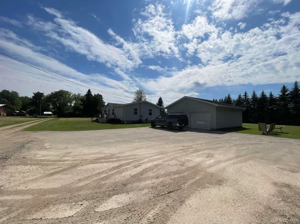 7199 Days River 24.5 Rd #24.5, Gladstone, MI 49837