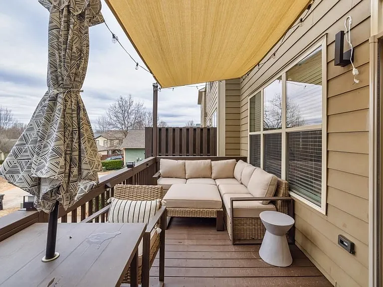 9937 Mancunian Way — Photo 36