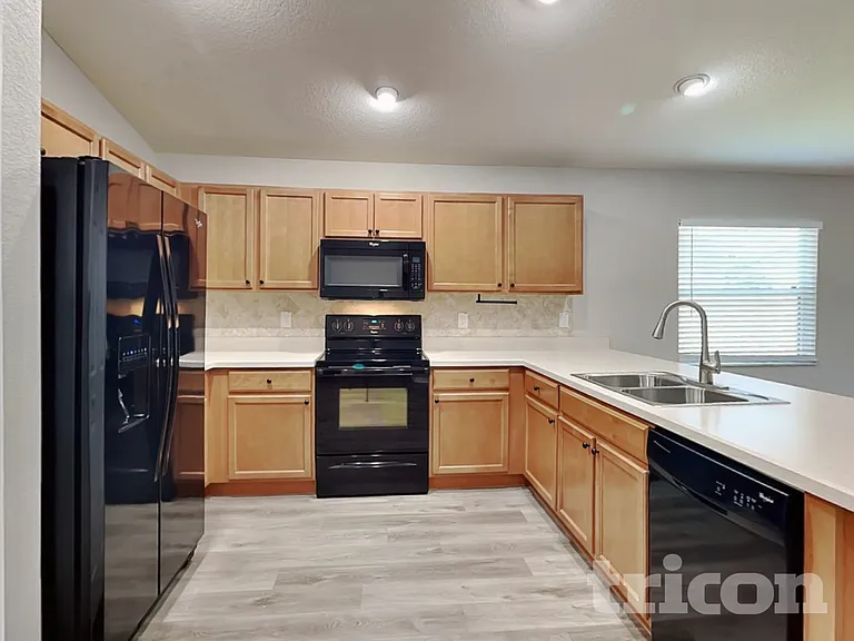 921 Kingfisher Dr — Photo 6