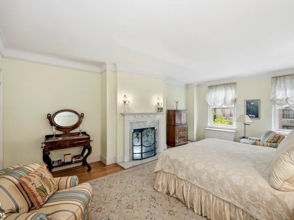 447 East 57th Street image 13 of 19