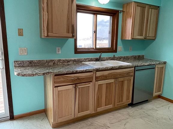 5th image of 4916 Saratoga Dr