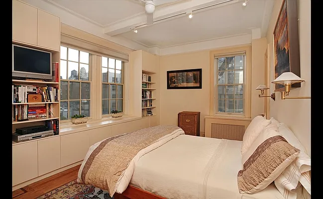 Sold by Douglas Elliman | media 22