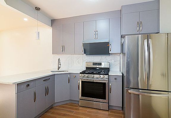3rd image of 42-22 Crescent St #8B