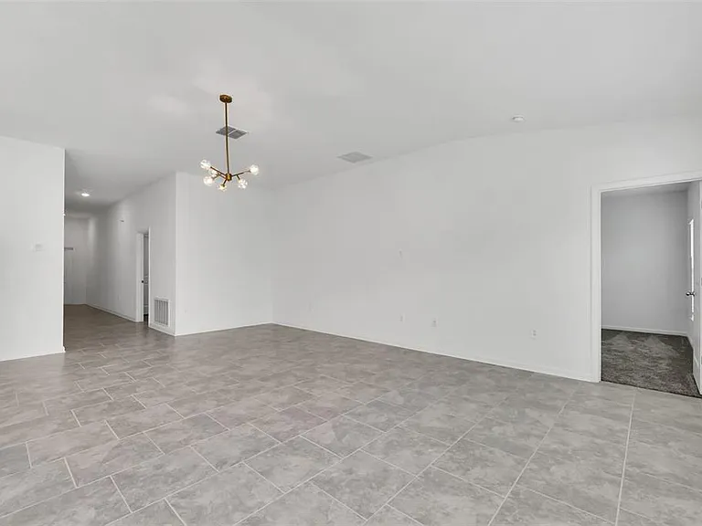 243 Hayley St — Photo 4
