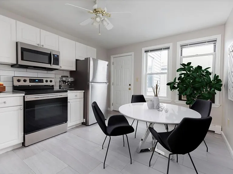 15 Aspinwall Ave #4 — Photo 3