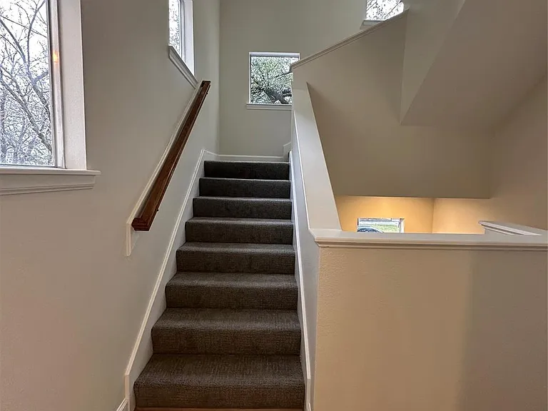 2713 Crawford St — Photo 26