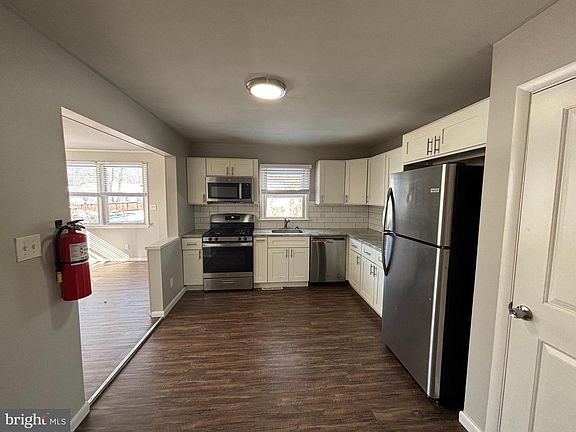 2nd image of 102 Ginger Ave