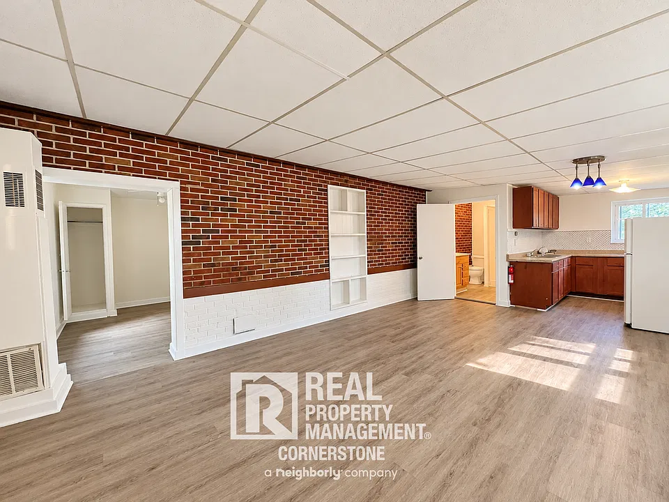 720 Ashley Dr