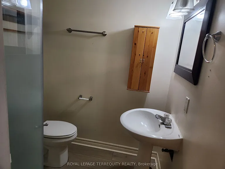 319 Hillcroft St #LOWER — Photo 13