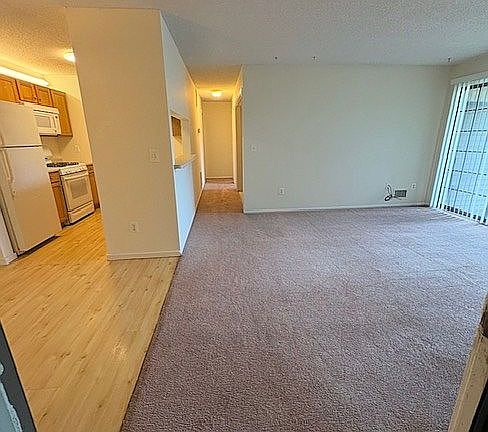 3rd image of 121 Sussex Pl