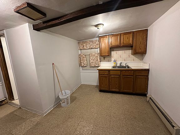 3rd image of 61 Chestnut St #3