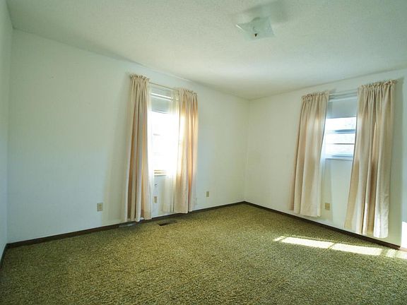 5th image of 405 Navaho Dr