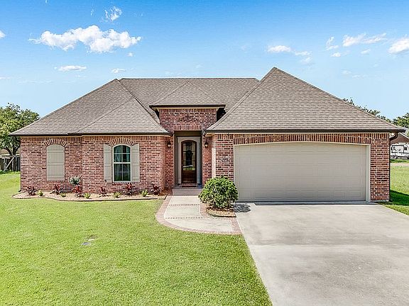 2nd image of 303 Oak Hill Ln