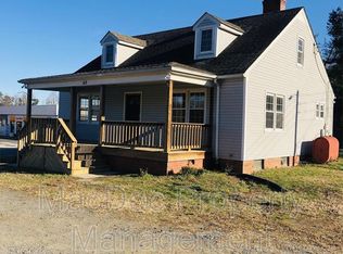 148 E Broaddus Ave, Bowling Green, VA 22427