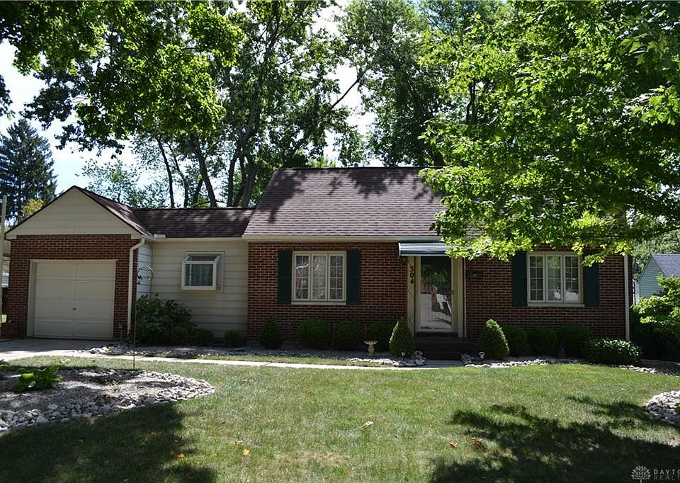1st image of 304 Carrlands Dr