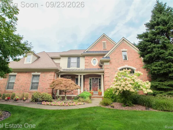 44023 Cypress Point Dr, Northville, MI 48168