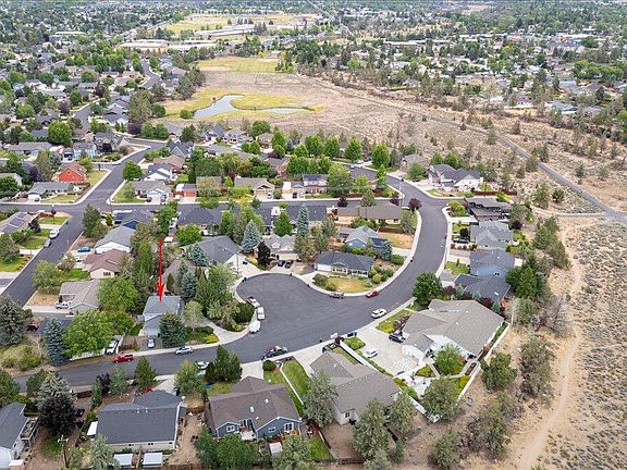 3rd image of 1559 SW Rimrock Way
