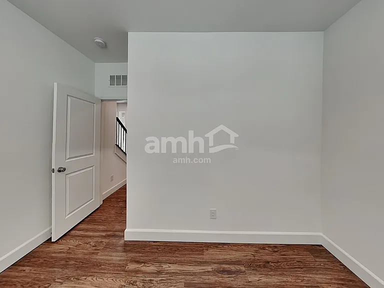 10122 Cathedral Spires Ave — Photo 11