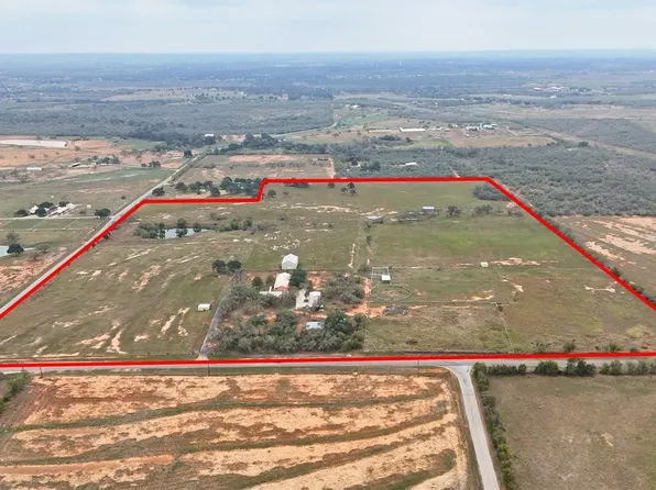 1211 Leissner School Rd, Seguin, TX 78155