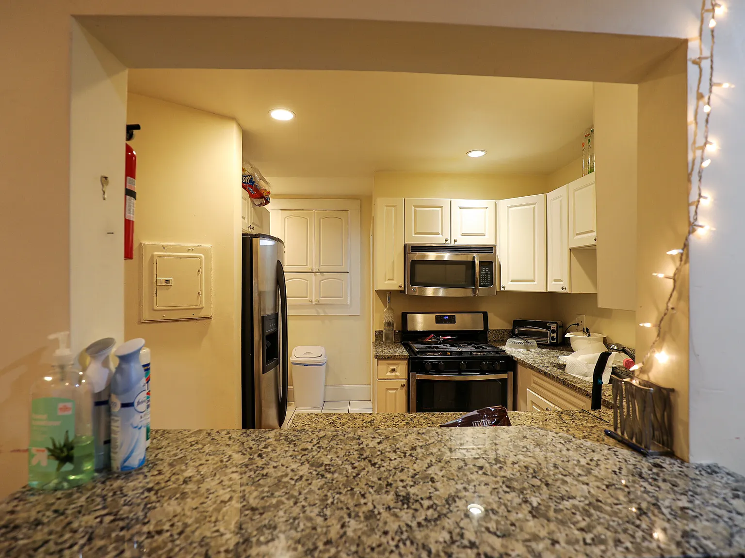 4 bed, 1025 sqft, $6,700 — Photo 4