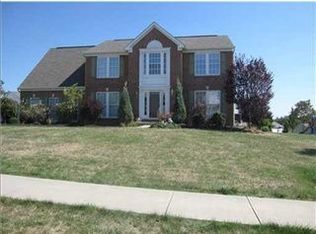 201 Beagle Dr, Coraopolis, PA 15108