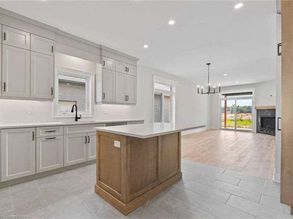 34 Marie St, Pelham, ON L0S 1E1