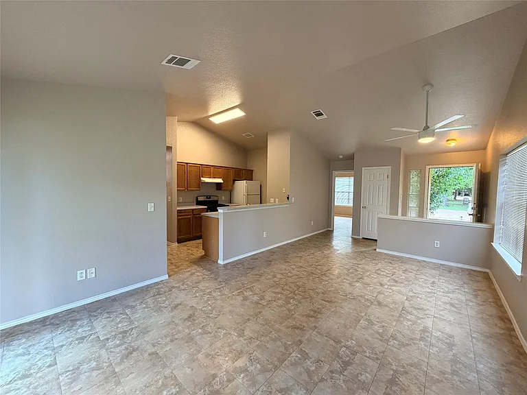 2904 Whisper Oaks Ln #A — Photo 6