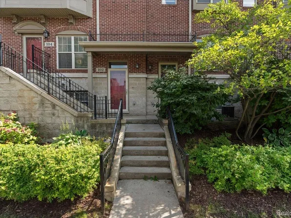 100 Adelaide St, Detroit, MI 48201