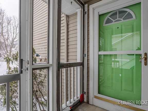 3rd image of 581 Cass Ave SE