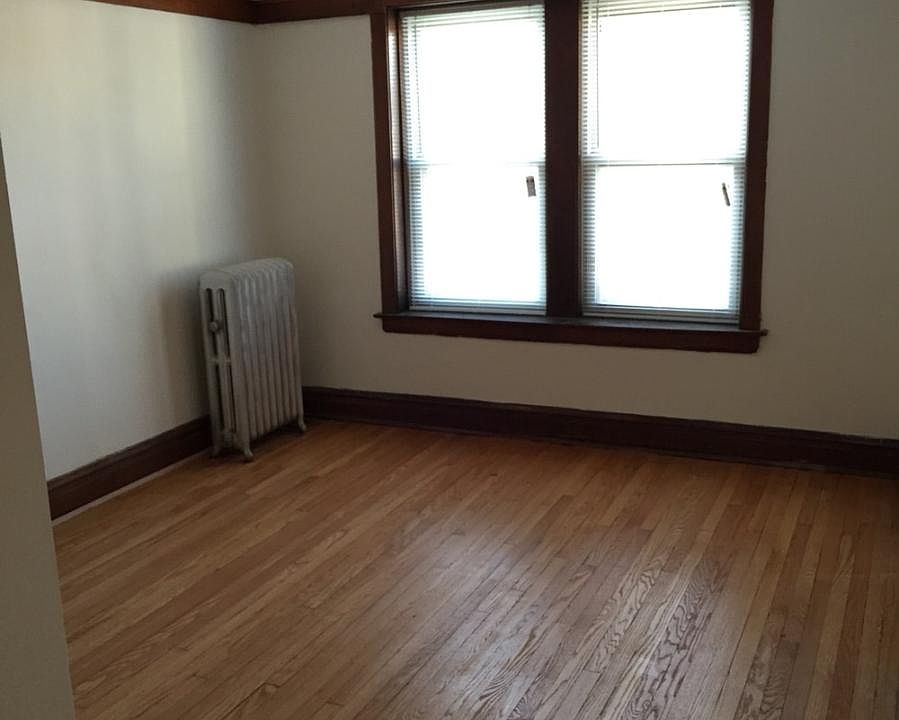 1st image of 4449 W Dickens Ave