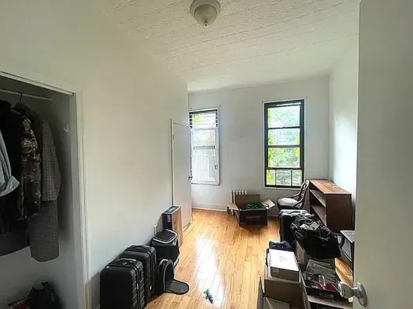 369 Menahan Street image 1 of 7