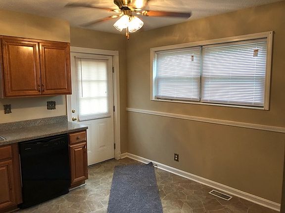 3rd image of 8401 Cloverport Dr