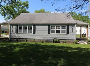 2702 Howell Ter, North Kansas City, MO 64116
