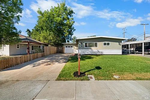 442 Camellia Way Photo 1