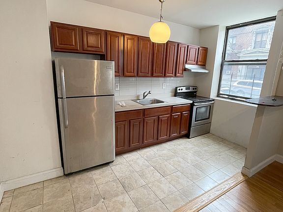 4th image of 585 E 21st St APT 1K