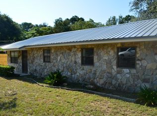 327 Lincoln Ave, Valparaiso, FL 32580