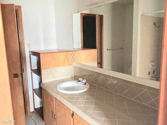 37737611_1817093151670859_5268088825212567552_n