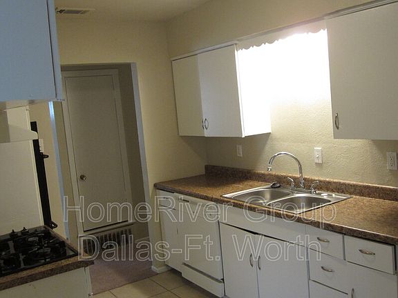 4th image of 111 N Forest Crest Dr